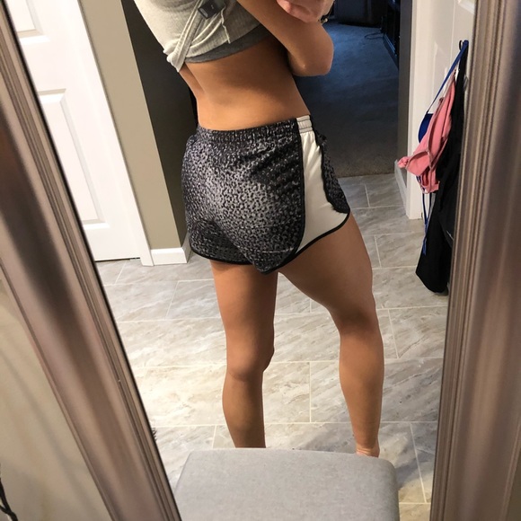 Nike Dry Tempo shorts - Picture 4 of 5